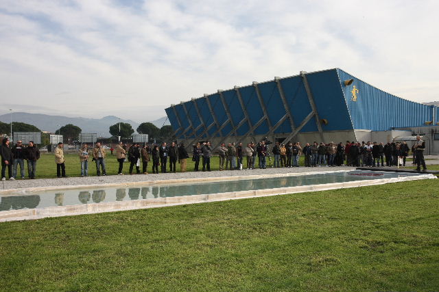 Rosorani in lontananza durante l'esibizione FCF