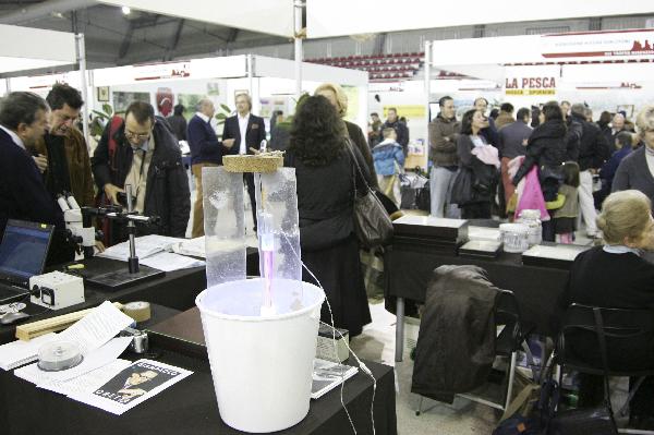 Gli strumenti nello stand dell'Universit